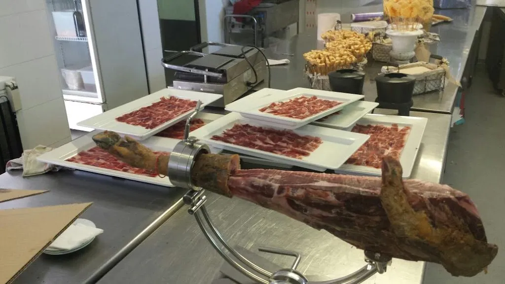Jamones Silvestre restaurant in Artana