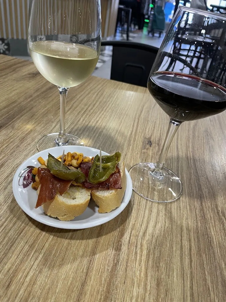 Erik Cerdá Cotillas_La Garnacha Café & Tapas_Higueruela_review