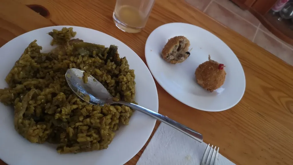 Rebeca Mareos gonzalez_Piscina Municipal_Benafer_review