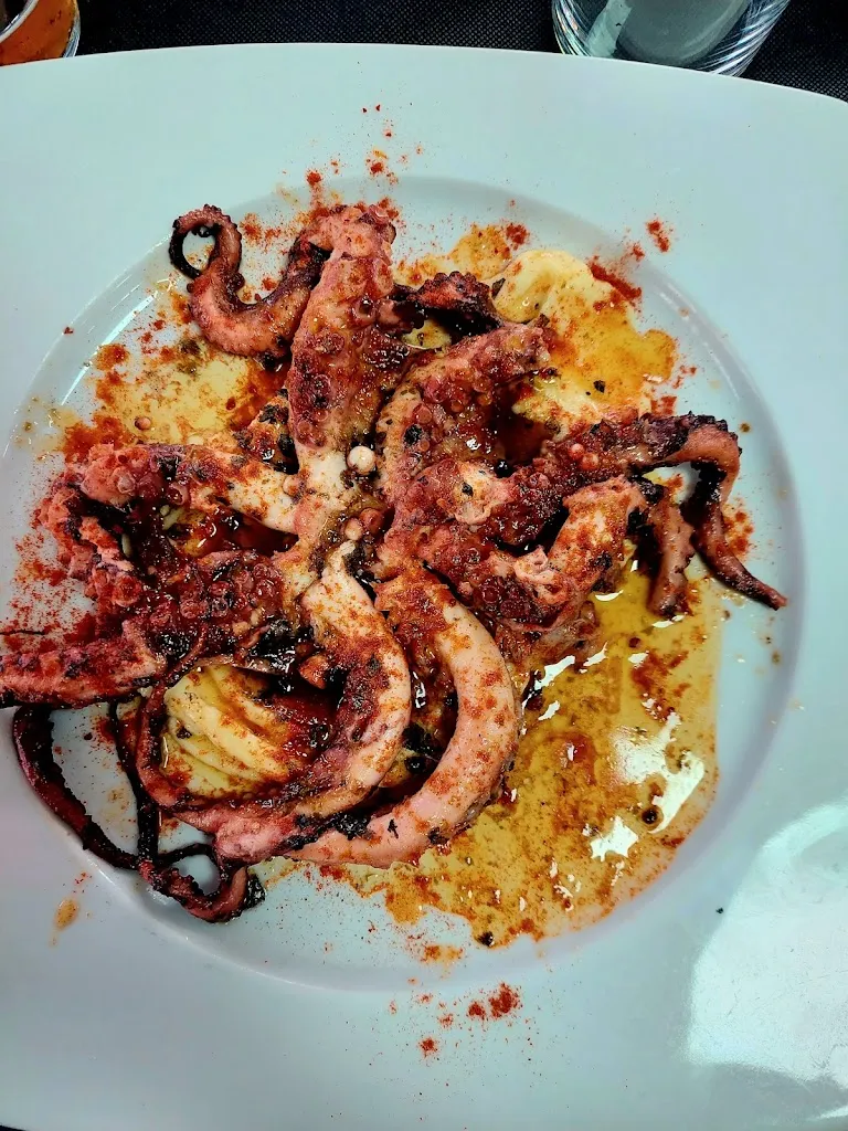 Ruta Varnaite-Petruite_Casa Perito_Benlloch_review