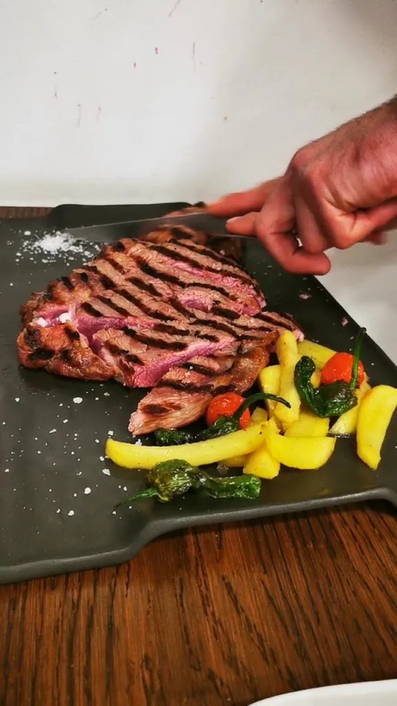 Elena Estera Cazan_Peraire Tasca Restaurante_Borriol_review