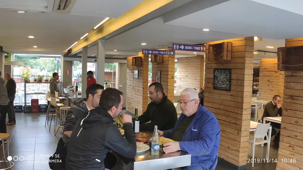 40 Pies Area De Servicio restaurant in Cabanes