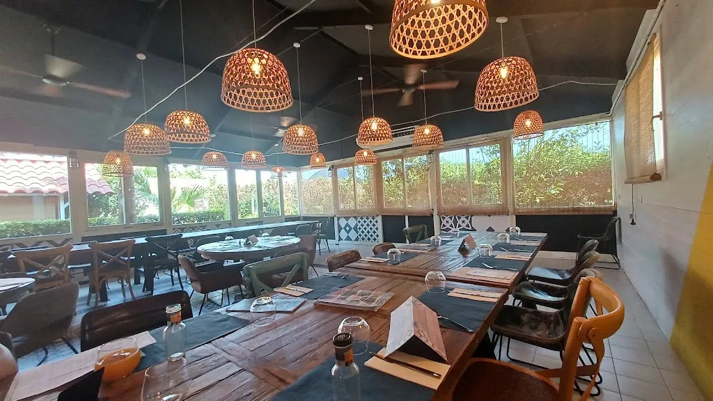 Blue House Restaurant (solo clientes bravo playa)_Cabanes_slider_image_1