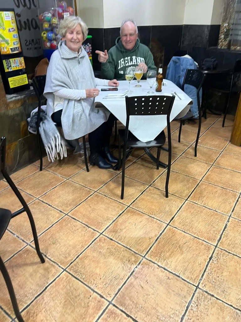 Jess Olohan_Bar Toni _Cabanes_review