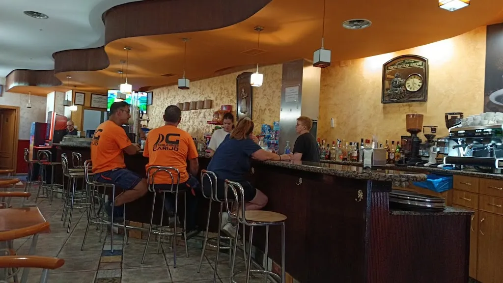 Bar Los Curros ATOMIUM restaurant in Lezuza