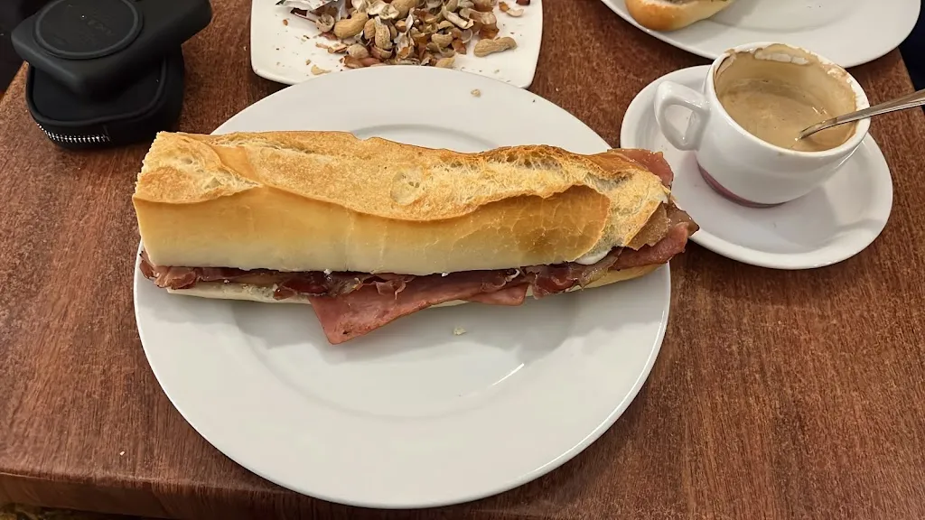 Bar Los Curros ATOMIUM_Lezuza_slider_image_2