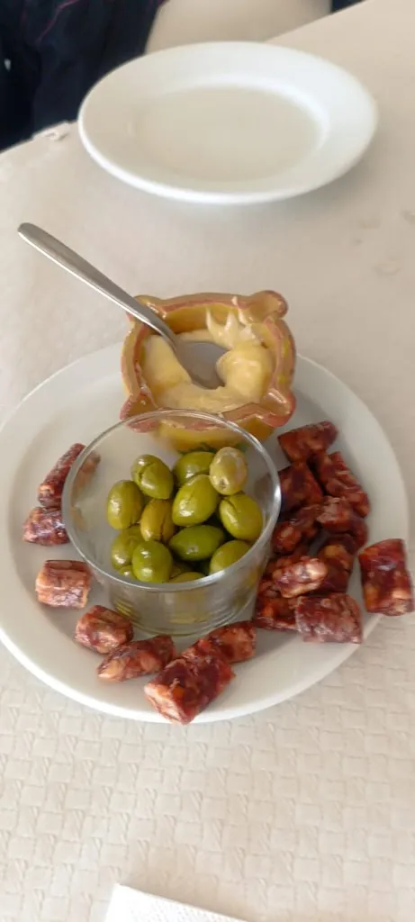 Natalia Verón_Bar Rte y ALOJAMIENTO RURAL el Castillo_Castillo de Villamalefa_recensione