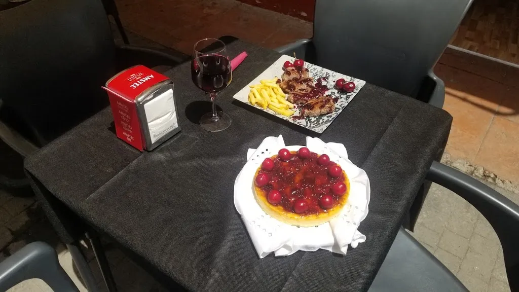 Elizabeth Camejo Darias_BAR RESTAURANTE LA PLAZA_Caudiel_review