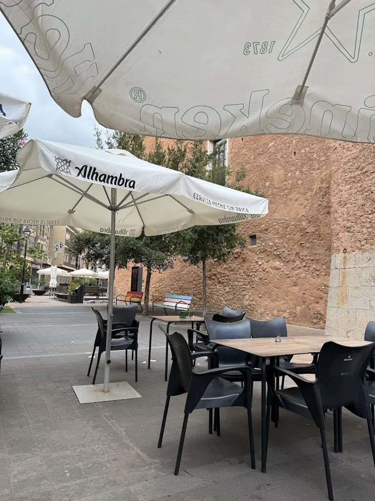 Laura Ayala_Sibaryt Café Bar_Betxí_review