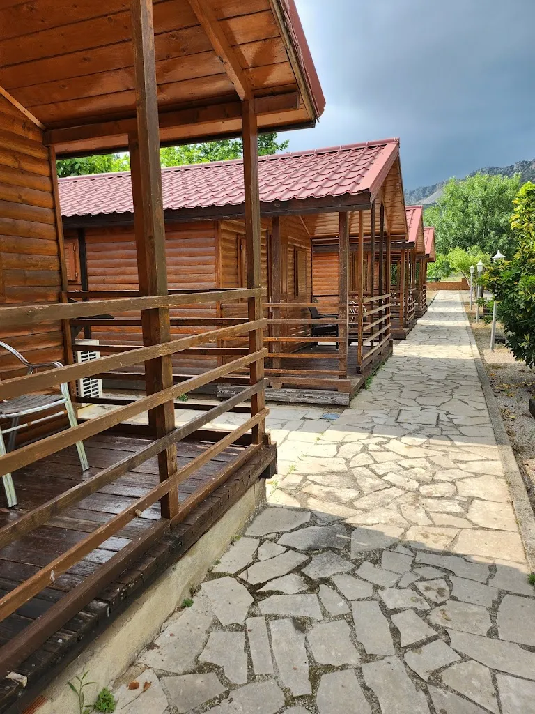 Magda Sos_Restaurant Ramsol_Chert/Xert_review