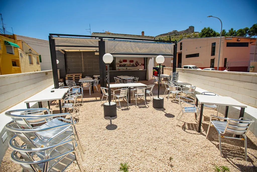 Terrassa Denis restaurant in Cervera del Maestre