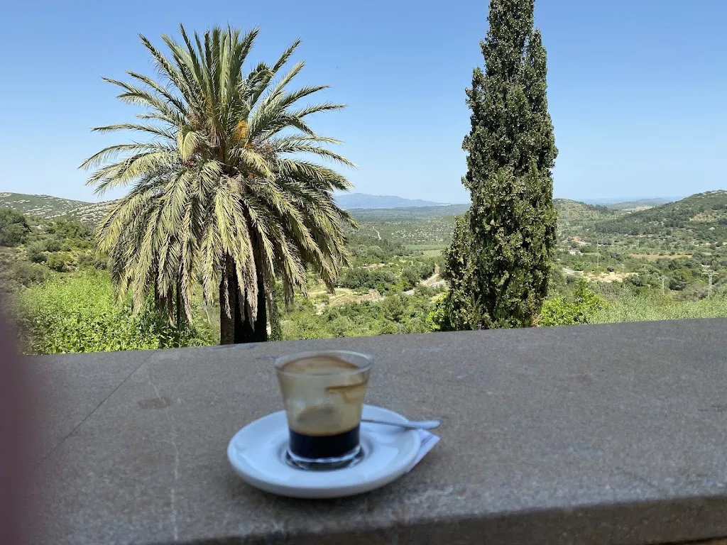 Marjorie Clarke_Mesón Celina_Cervera del Maestre_review