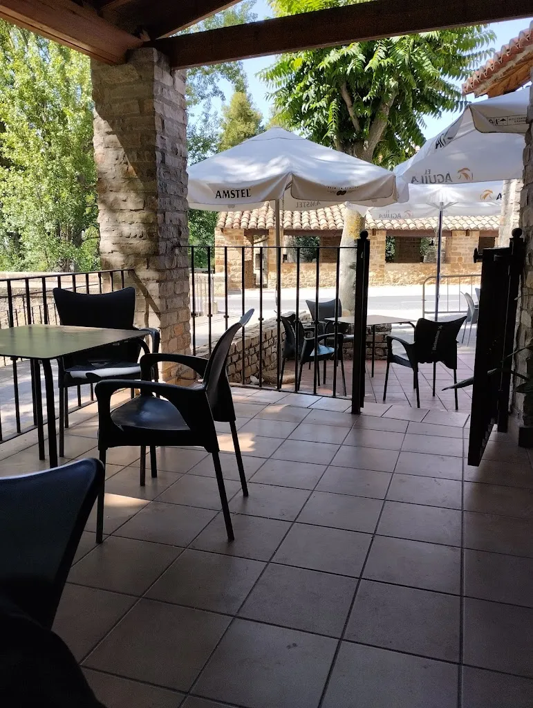 Casa Chimo Restaurant_Cortes de Arenoso_slider_image_1