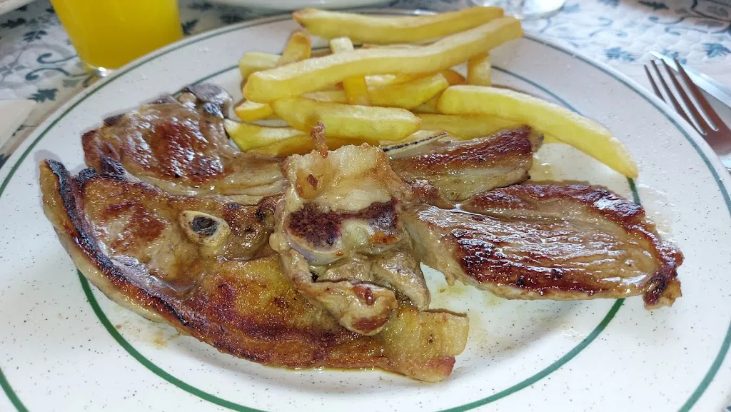 Casa Chimo Restaurant_Cortes de Arenoso_slider_image_2