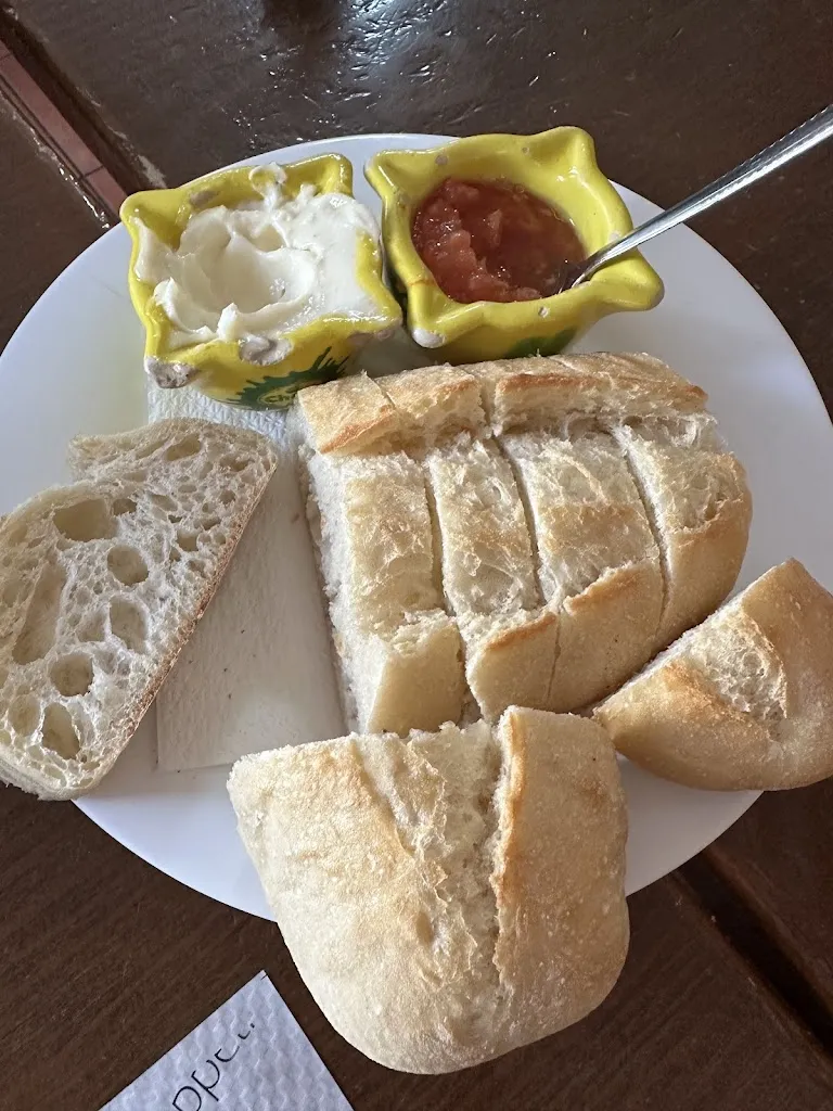 Monica Sanchez_Bar d'Abajo_Fanzara_review