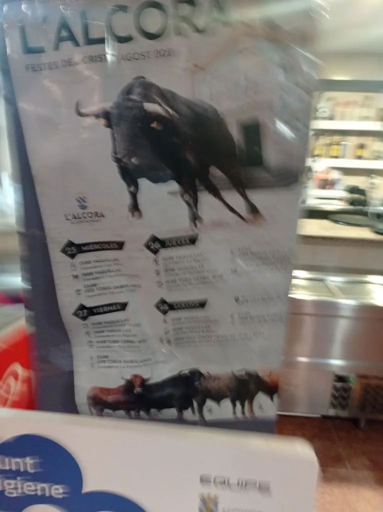 Fernando Colom Artola_Bar La Piscina_Figueroles_review