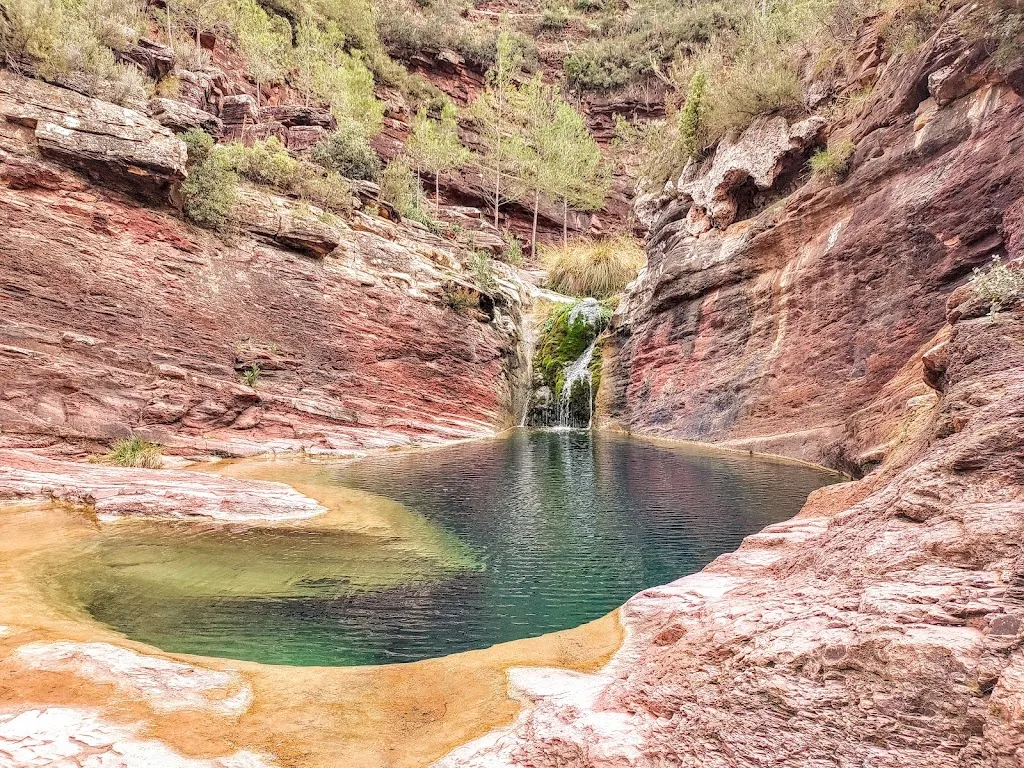 Neil Lewis_Pozo Negro_Fuentes de Ayódar_review