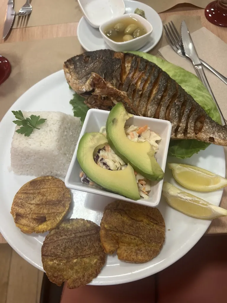 Sandy Garcia_Dakitos_Higueras_review