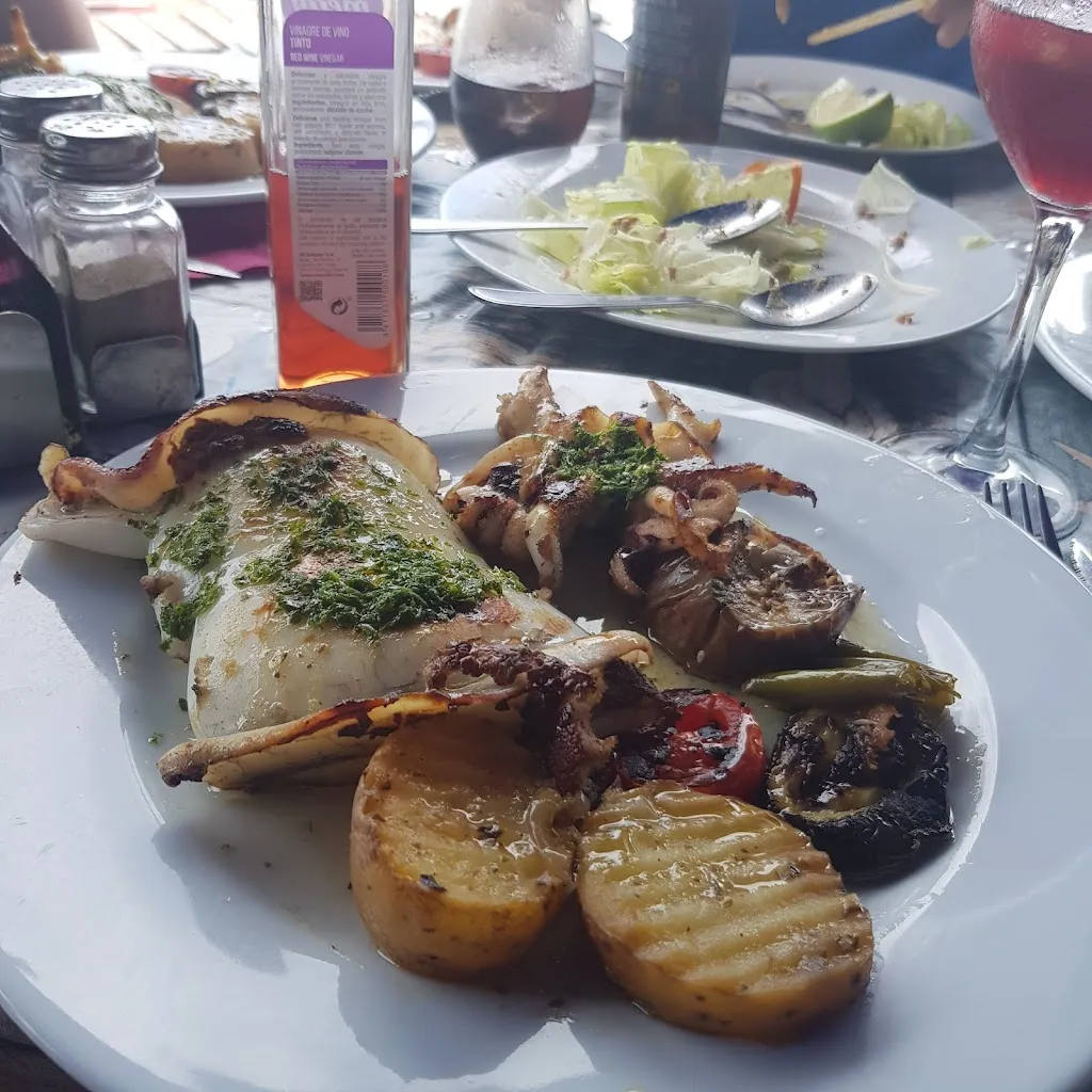 Omar Larios_Mare Meua_Benicarló_review