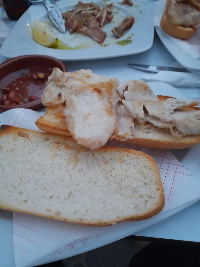 Café Bar BELMONTE. restaurant in Mahora