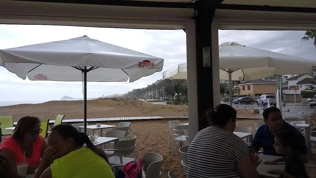 GURUGÚ xiringuito-beach_Benicarló_slider_image_2