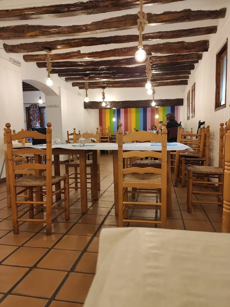 Paula Sáez Tortajada_la estacion_Jérica_review