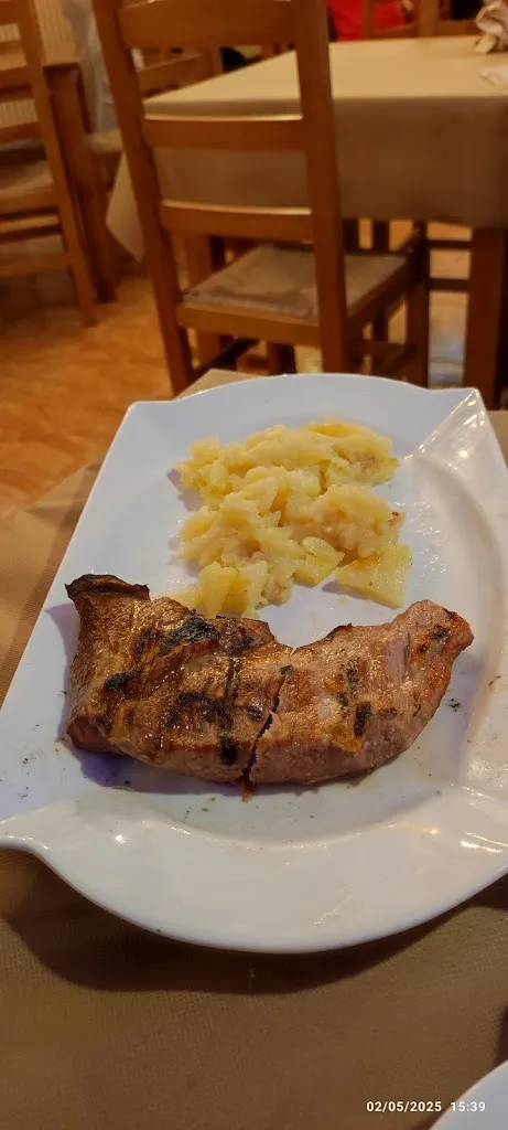 Jose GONZALEZ LEON_Restaurante Asador Antoñin_Liétor_recensione