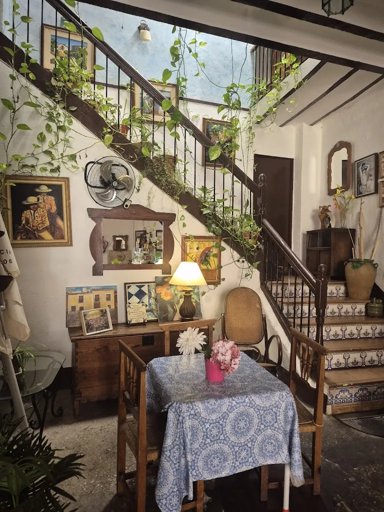 TSVETELINA METODIEVA_Posada Maruja_Liétor_review