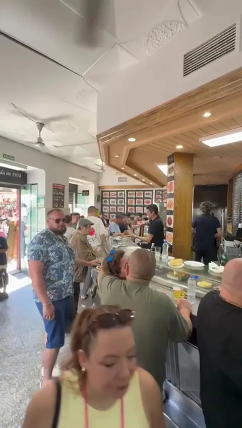 mesh D_Bar Cruz - La Casa de las Navajas_Navajas_review