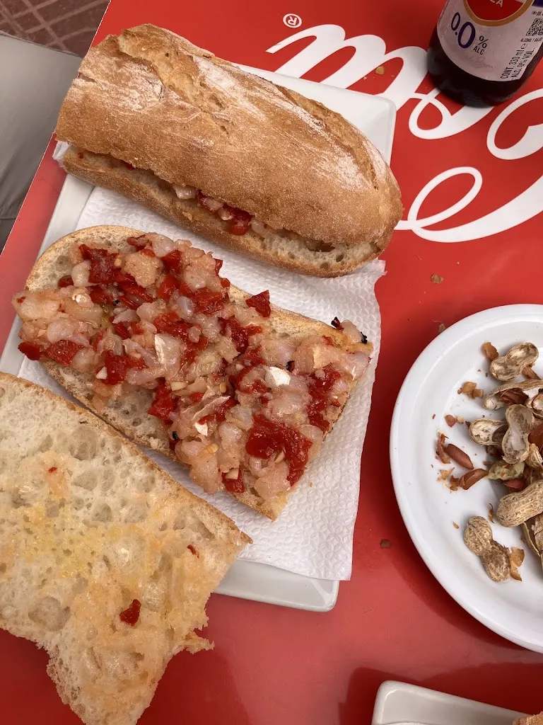 Mine Erkaya_Bar Faustino_Olocau del Rey_review