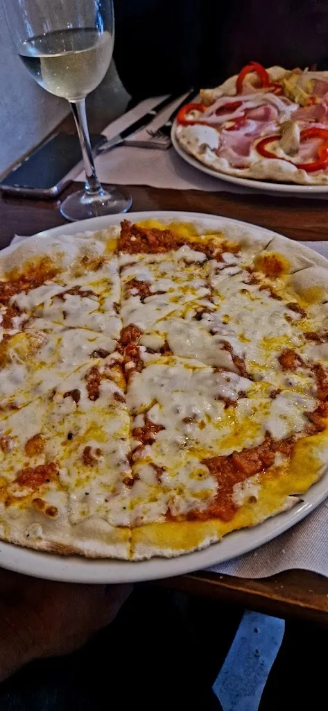 Mark Fisher_Pizzeria Lola_Morella_review