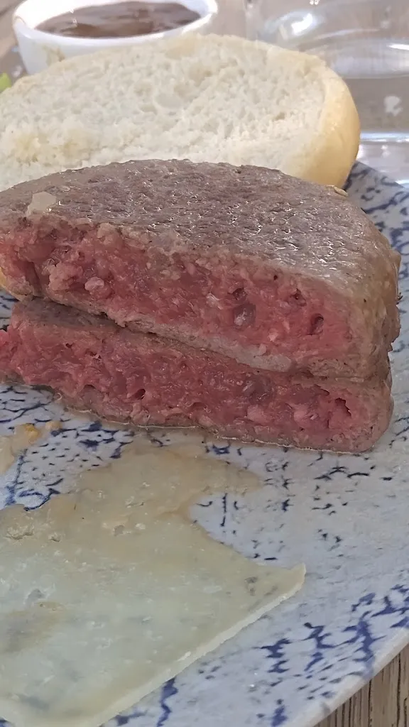 Leo Ferreira_La Nevera_Morella_review