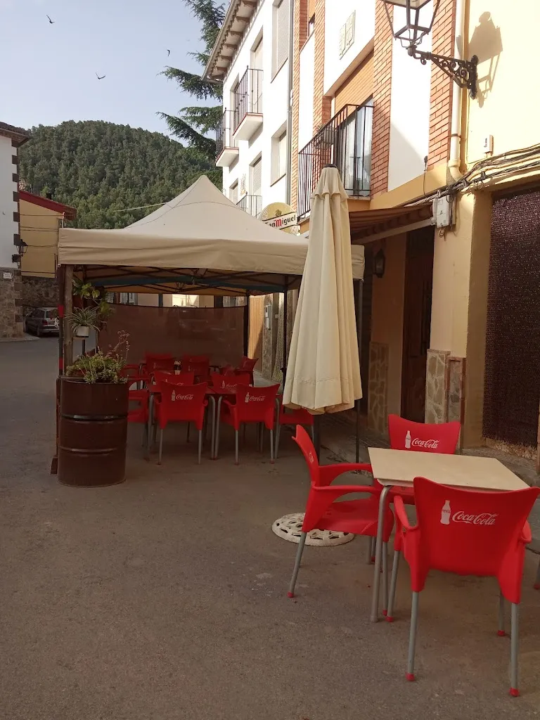 CASA ENGRACIA restaurant in Pavías