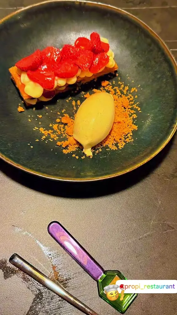 Propi Restaurant_Onda_slider_image_2