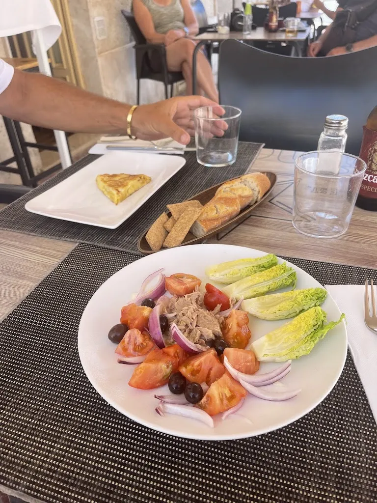 Phoebe D_Restaurante El Buen Yantar_Fuente-Álamo_review