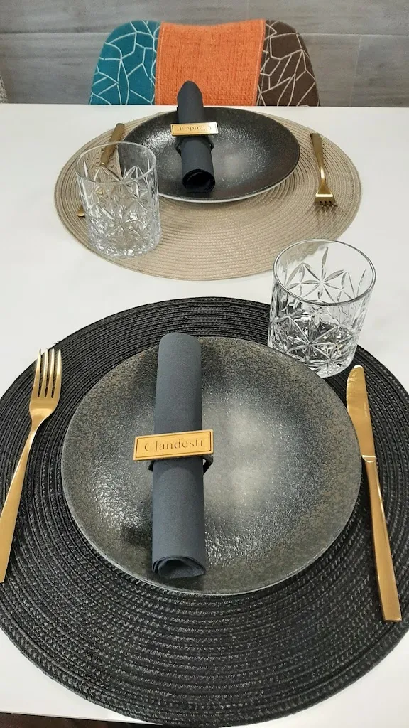 Bluebear Railway_Clandestí Restaurante_Onda_review