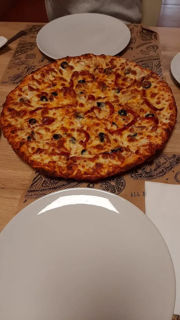 DAVID MOVSESYAN_Pizzeria Nina_Onda_review