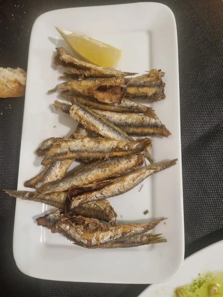 Carinne Adronie_Bar -Restaurante Dónde María José_Onda_review