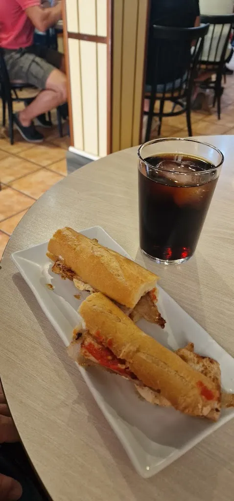 Menü_Restaurante-cafetería Comienza la Leyenda_Fuente-Álamo_Bild_1