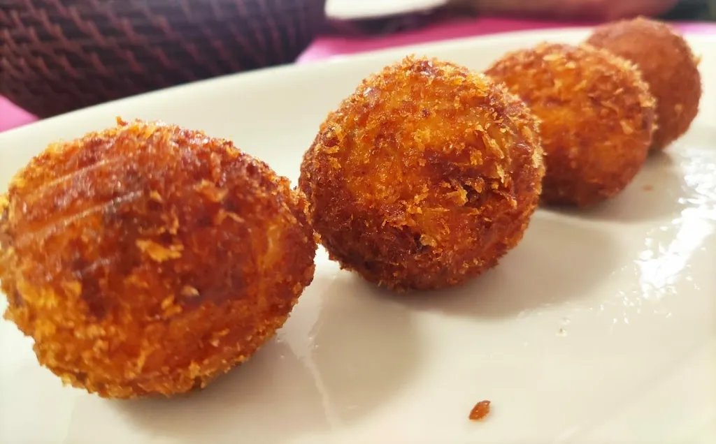 Jovensuelo Lover_Bar Caja Rural_Nules_review