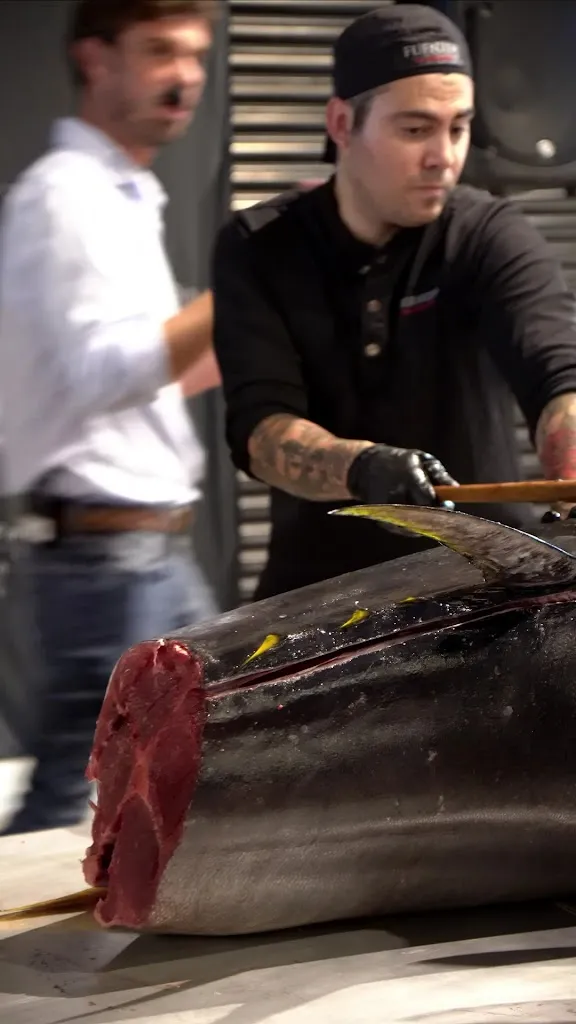 Brutal Wine Restaurant_Fuente-Álamo_slider_image_2