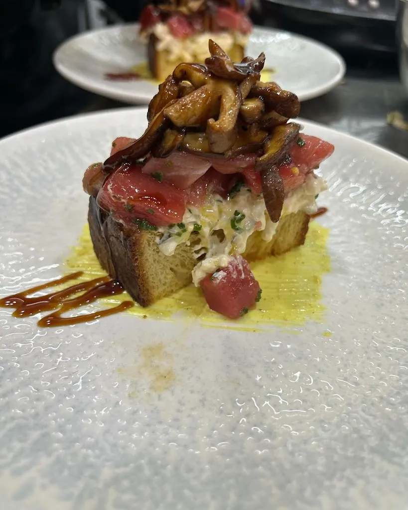 Brutal Wine Restaurant_Fuente-Álamo_slider_image_3