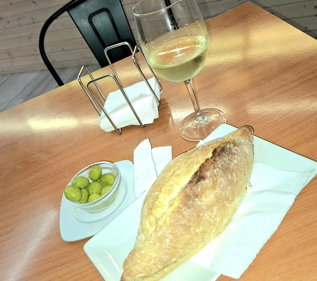 Henri Soriano _Bar bocateria Quarantaset 47_Nules_review