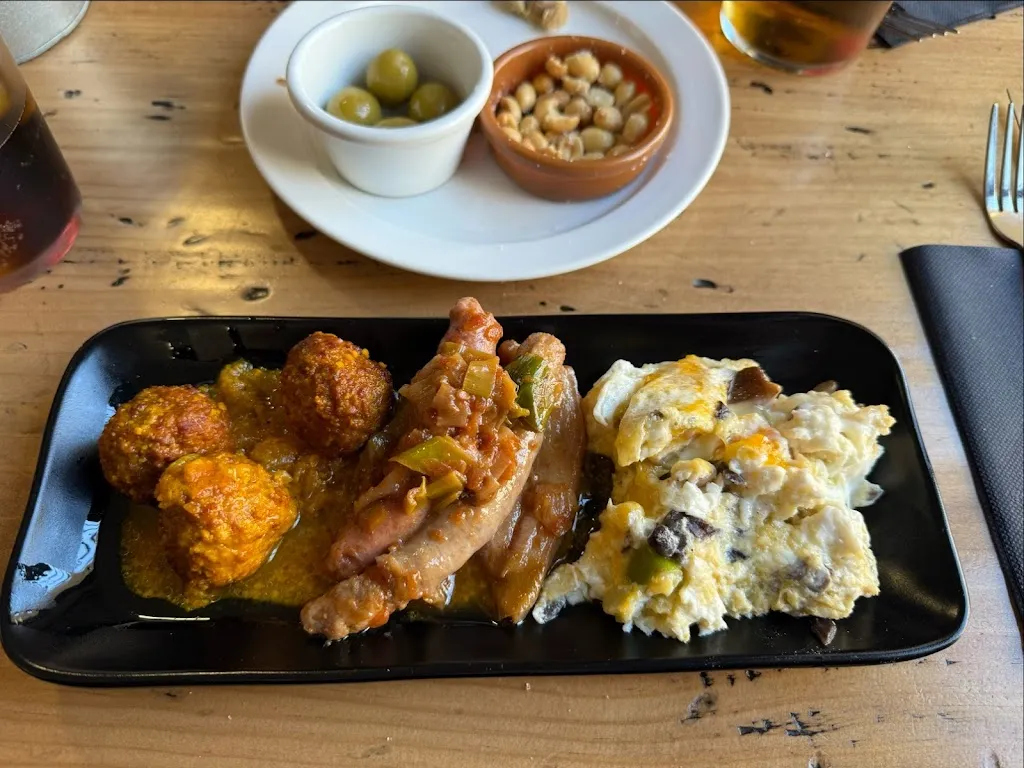 Deivid PLB_Bar Raval_Pobla Tornesa la_review