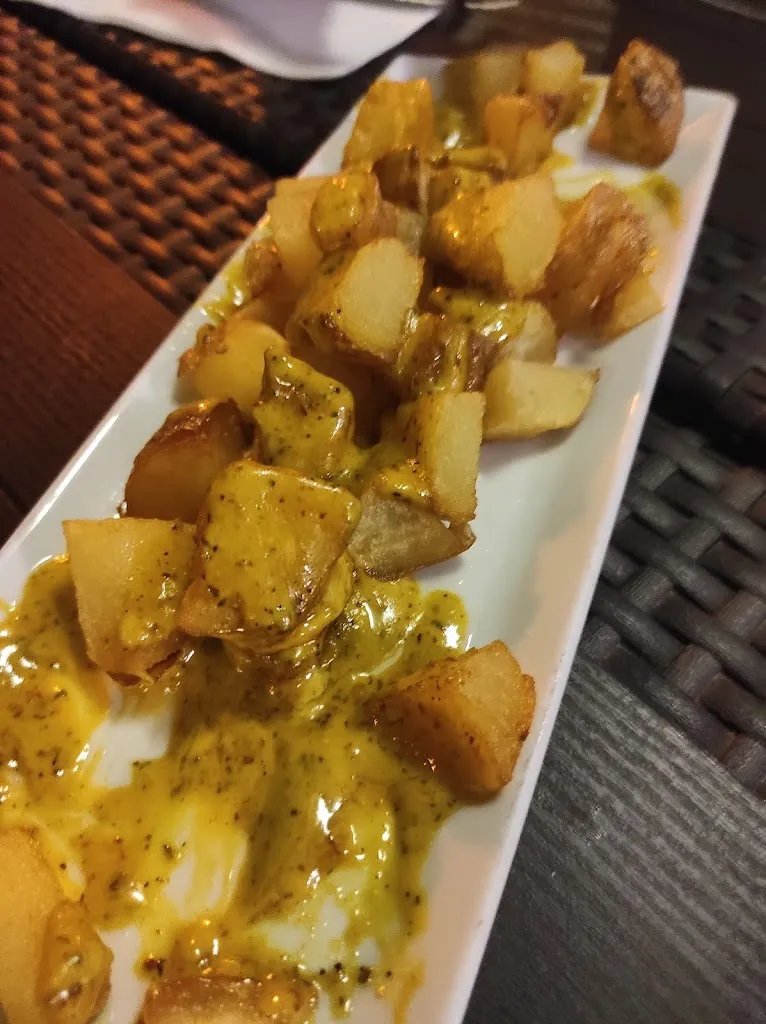 Jordi Segarra_Bar Roser_Salzadella la_review