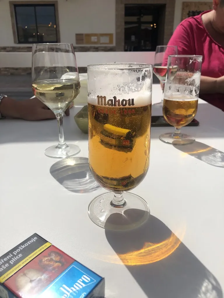 Jakub Novák_On The Sea_Moncofa_review