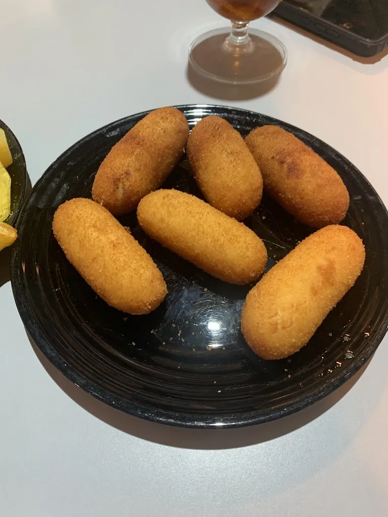 Monica Lopez_Daniel's Hollywood_Moncofa_review