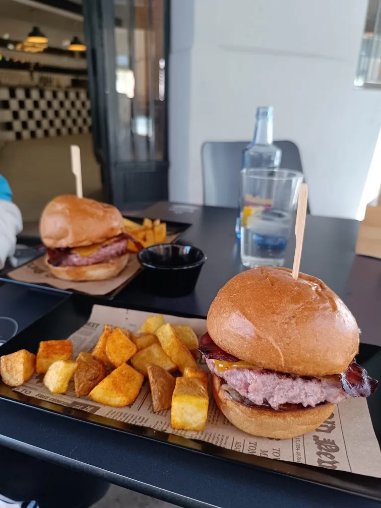 Dani Gijón_Cutxo burger_Moncofa_review