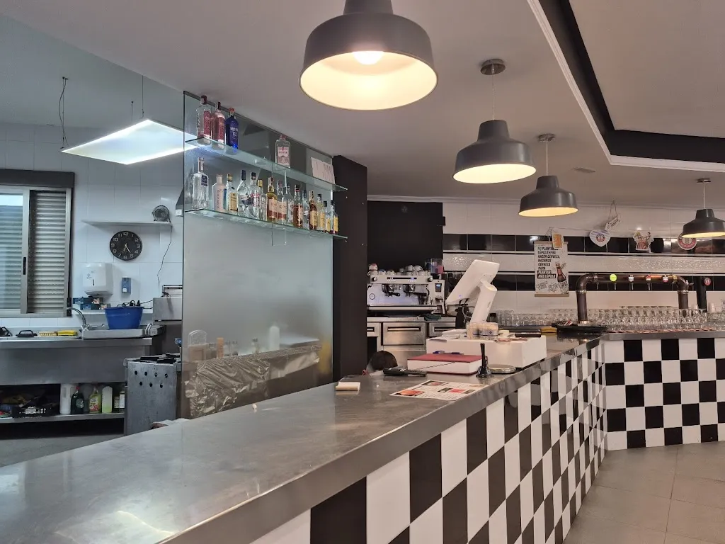 Cutxo burger_Moncofa_slider_image_1