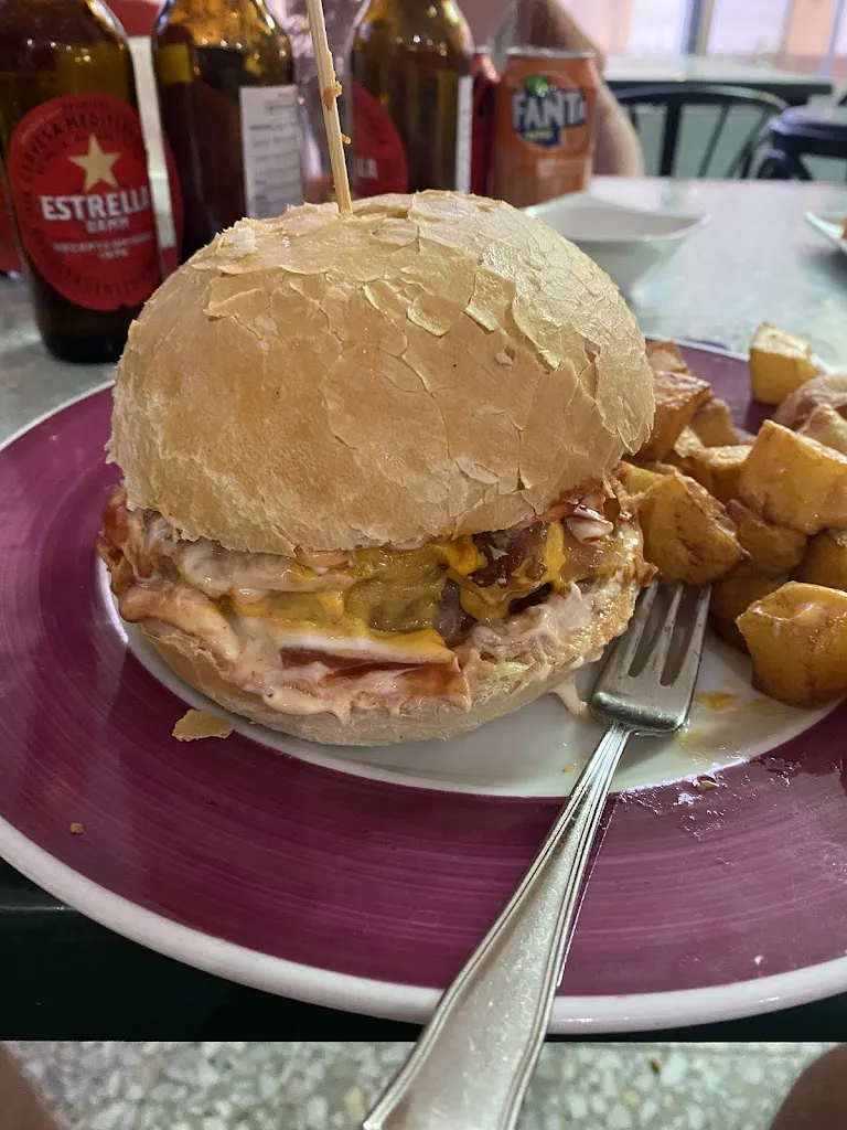 Simon Bullen_Bar restaurant Alaska_San Rafael del Río_review